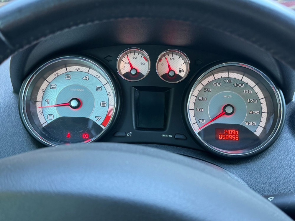 Peugeot 408 allure thp — foto 11
